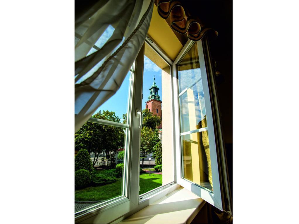 Hotel Adalbertus Gniezno Zimmer foto
