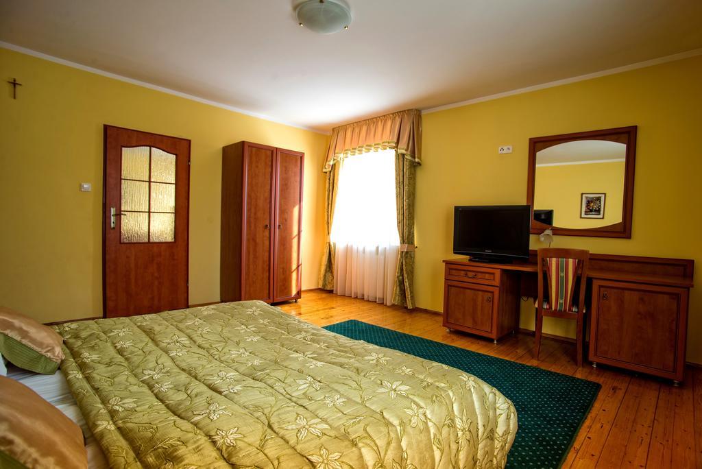 Hotel Adalbertus Gniezno Zimmer foto